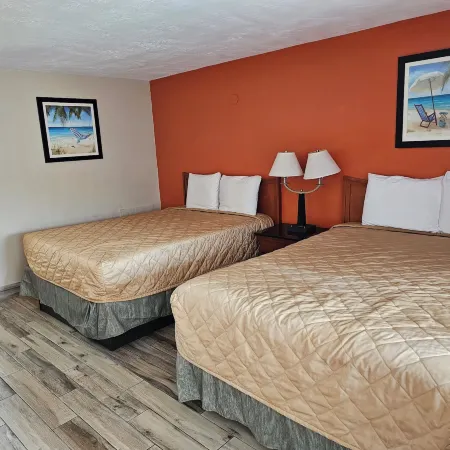 Three Oaks Motel - Titusville