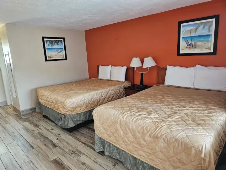 スリー オークス モーテル