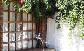 8 Soenie Avenue Self Catering
