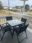 Charming 2-bedroom cottage near downtown Surfside Beach. Quick walk to the beach