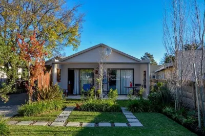 Mirabel Guesthouse Hotels near Braai#Hout