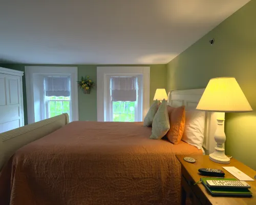 Ballard House Inn Hotels in Meredith