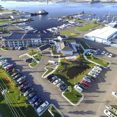 Park Point Marina Inn