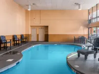 Mountain Vista Inn & Suites - Near the Island InPigeon Forge