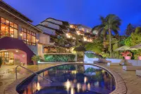 Alta Las Palomas Hotels in Santa Ana