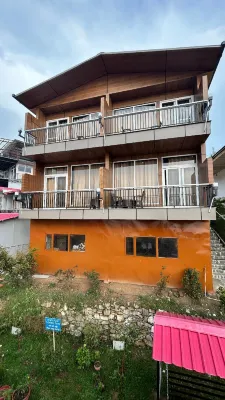 Sunrise Resort Hotels in Kempty Range