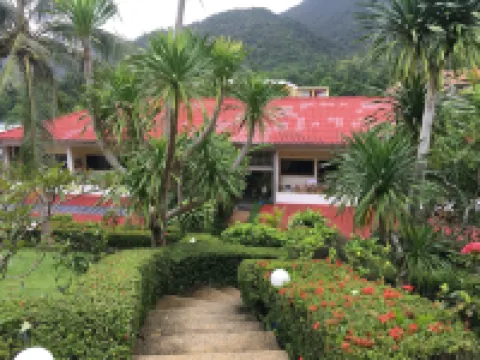 トップ リゾート コ・チャーンのホテル