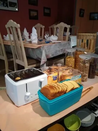 Les Messageries Отели в г. Аллёз