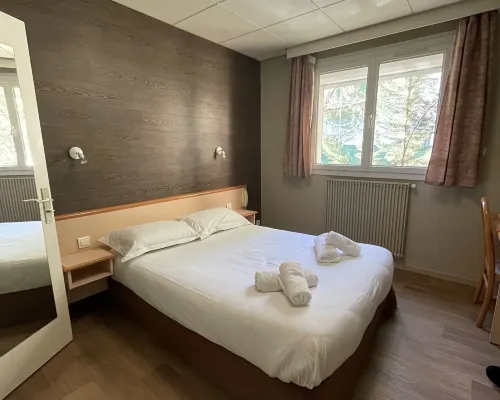 Hotel les Cigalons Hotels near La Capsule