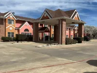 Longhorn Inn & Suites Hotels near Austin Park