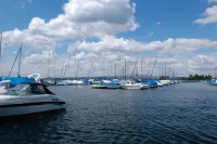 Zug Youth Hostel Hotels in Рисч