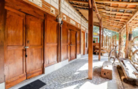 薩姆多佐戈住宿酒店