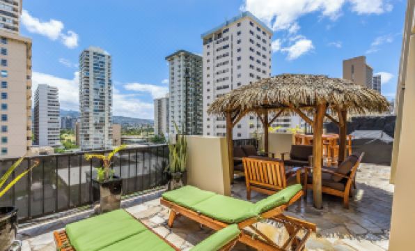 Castle Bamboo Waikīkī Hotel