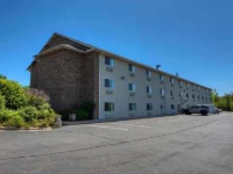 All Towne Suites Hotels in Saint Robert