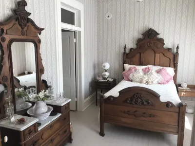 Corner George Inn Bed & Breakfast Hotels in Prairie du Rocher Precinct
