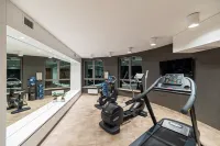 جولدن تيوليب وارسو آيربورت