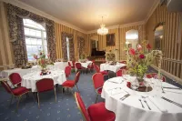 Norfolk Arms Hotel - breakfast