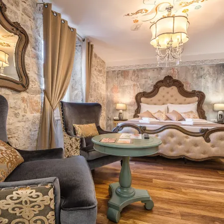 Plaza Marchi Old Town - Mag Quaint & Elegant Boutique Hotels