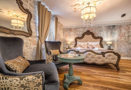 플라자 마르키 올드 타운