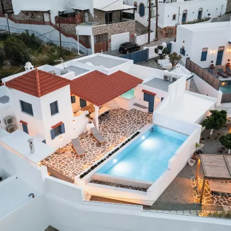 Kalathos Square Luxury Suites