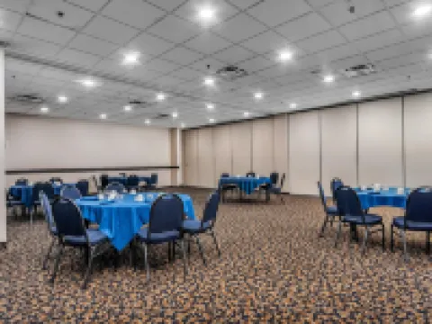 Seven Oaks Hotel Regina Hotels in Regina