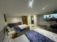 North Avenue Guest House Ltd, Heathrow Airport-Free Parking Hotels near Hayes