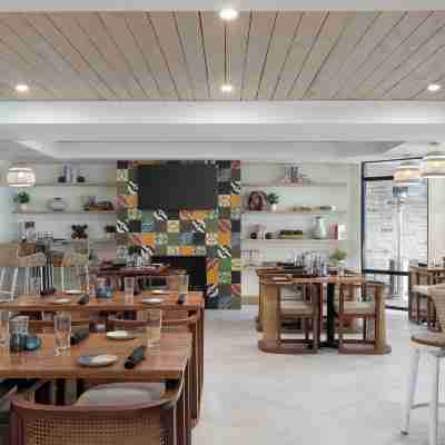 The Wave at Marblehead Dining/Meeting Rooms