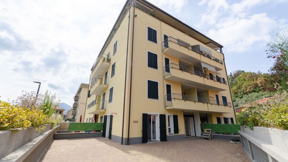 Joivy Flat with Terrace & Parking