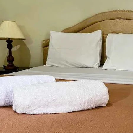D'Emmerick Budget Hotel