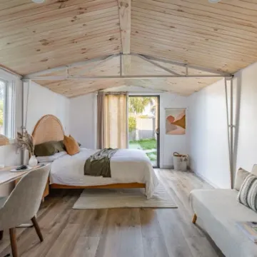 Sol Coastal Retreat - Outdoor Spa and Sauna Hotels near Rosebud Country Club