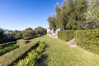 Luxury Portsea Sanctuary   Gas Heat Pool   Gardens Hotels in Portsea