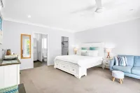 Palm Cove Studio Apartments Hotels in Ellis Beach