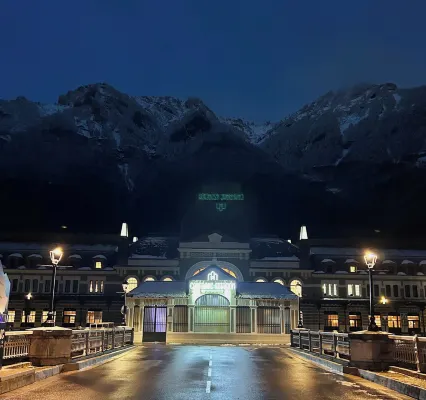 Apartahotel Canfranc Hotels in Canfranc-Estación