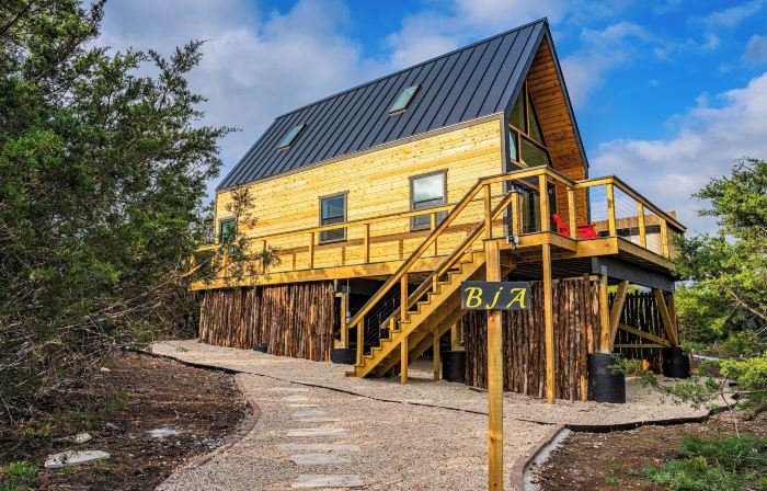 Bia Treehouse Fredericksburg