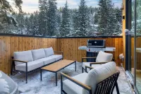 Parkview Mountain House Luxury Ski Home w/ Hot Tub Near Trails & Downtown
