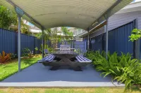 Tin Can Bay's Sleepy Lagoon Motel Hôtels à : Rainbow Beach
