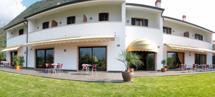 Residence Alesi Hotele w: Malcesine