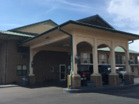 Regency Inn & Suites Hotels in Millington