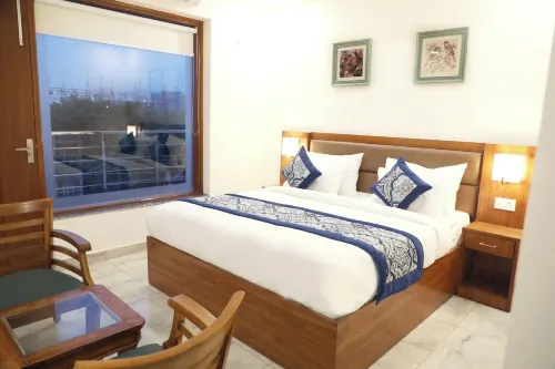 โรงแรม แซนดัล ทรี เอ็กซ์เพรส