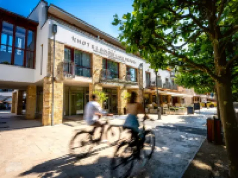 ホテル ゴールデン レイク リゾート バラトンフレドのホテル