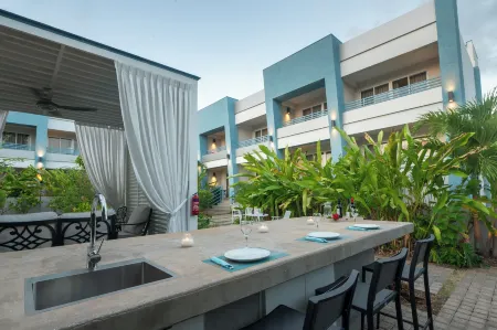 Blue Haven Holiday Apartments Отели в г. Бриджтаун