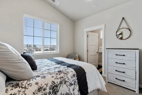 | Hounslow way | Elegant 2 bedroom townhome | Namp Hotels in Nampa