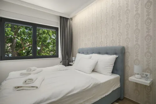 Villa Tria Quercus with Rooftop Pool