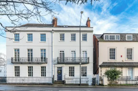 Clarendon Place 1BD in Leamington Spa