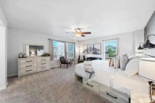 Hot Tub, Game Room and Mini Golf Fun - Gorgeous Family Haven 시마론 힐스 호텔