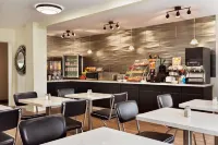 Hawthorn Extended Stay by Wyndham Saint Robert Hotels in Saint Robert