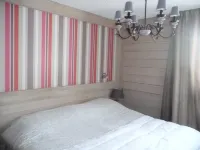 COURCHEVEL 1650, stand. apartment sleeps 8, 100 m gondola, covered parking.