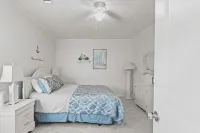 Gorgeous Lake House with Game Room featuring Breath-taking Views of Norfolk Lake