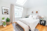 Starlight: Gorgeous 2-bedroom, Skylights, Close to Yale & Downtown New Haven