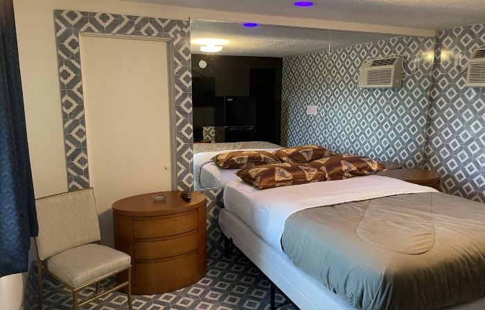 Carole Motel